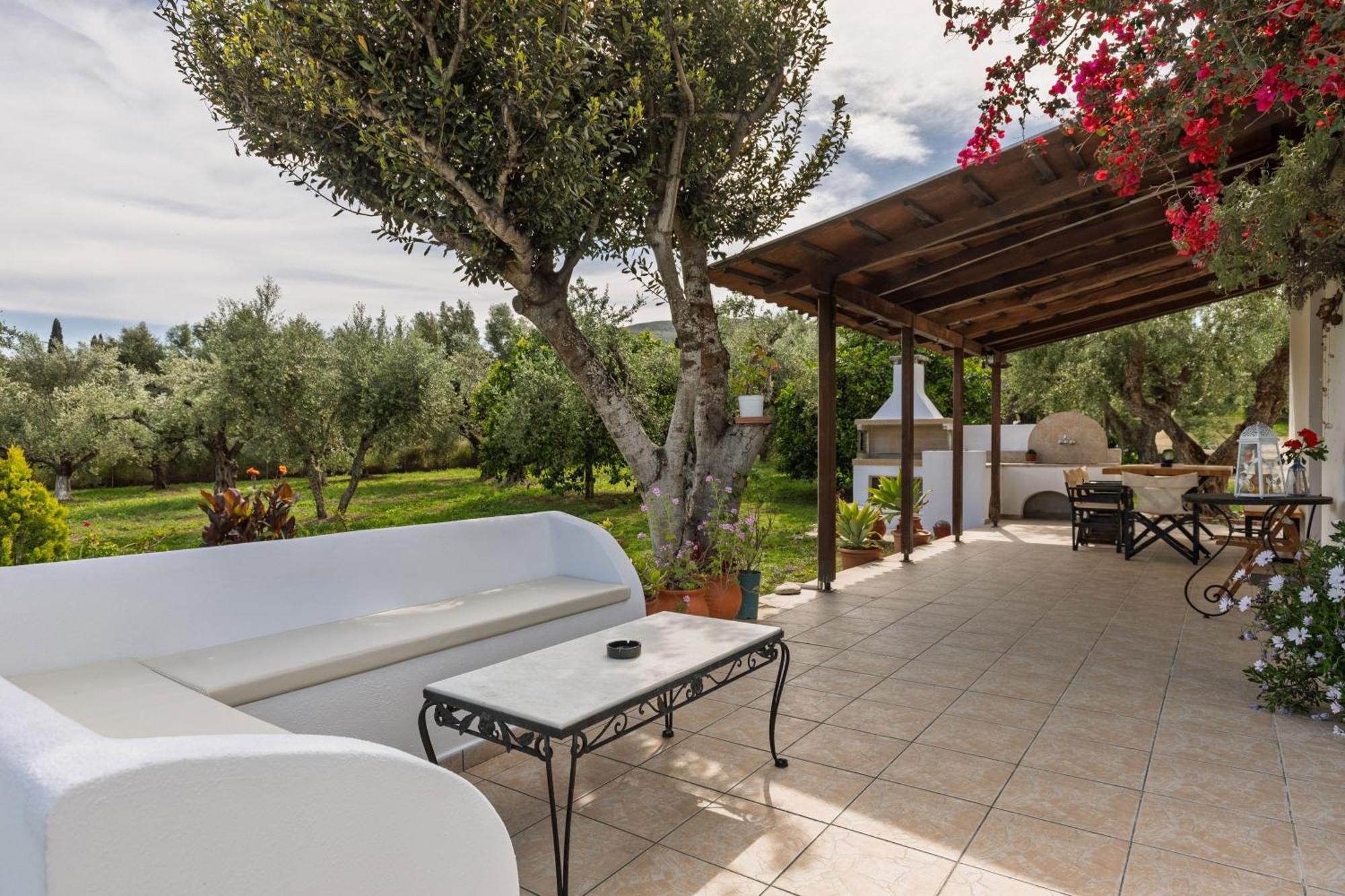 Lola - 3 Bedrooms & Private Pool Vila *