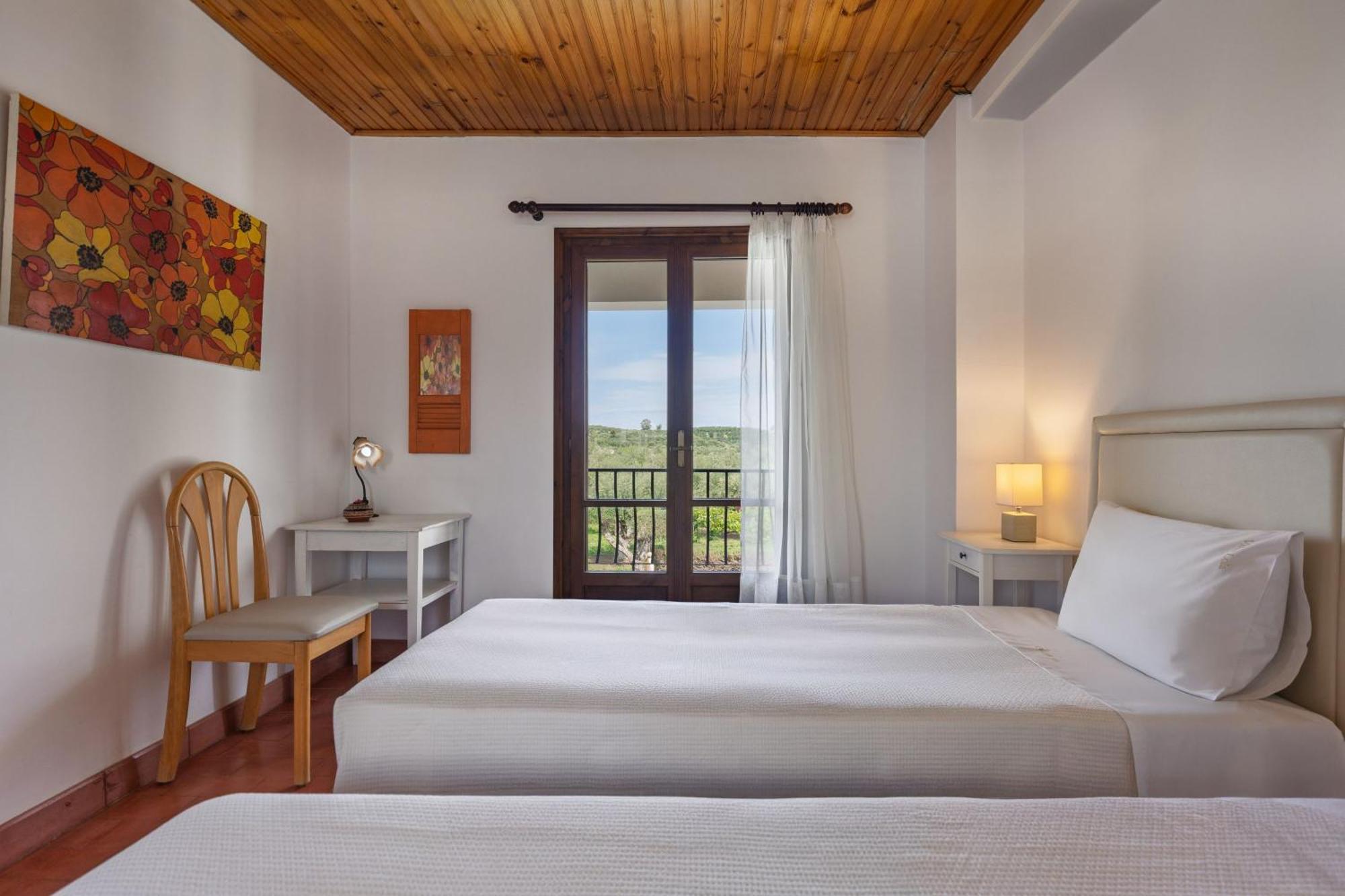 Lola - 3 Bedrooms & Private Pool Vila