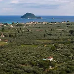 Villa Lola - 3 Bedrooms & Private Pool