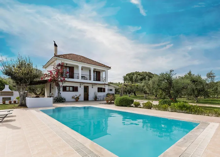 Villa Lola - 3 Bedrooms & Private Pool