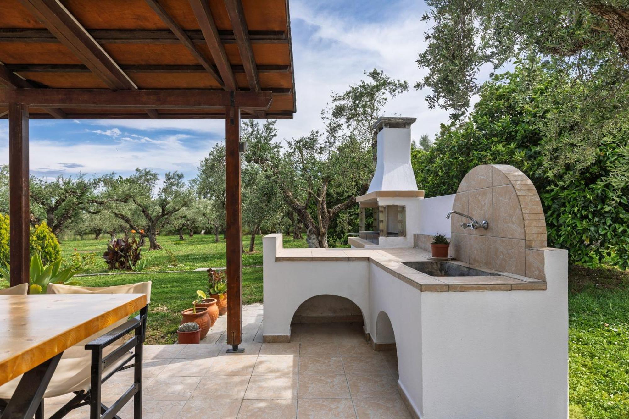 Villa Lola - 3 Bedrooms & Private Pool *