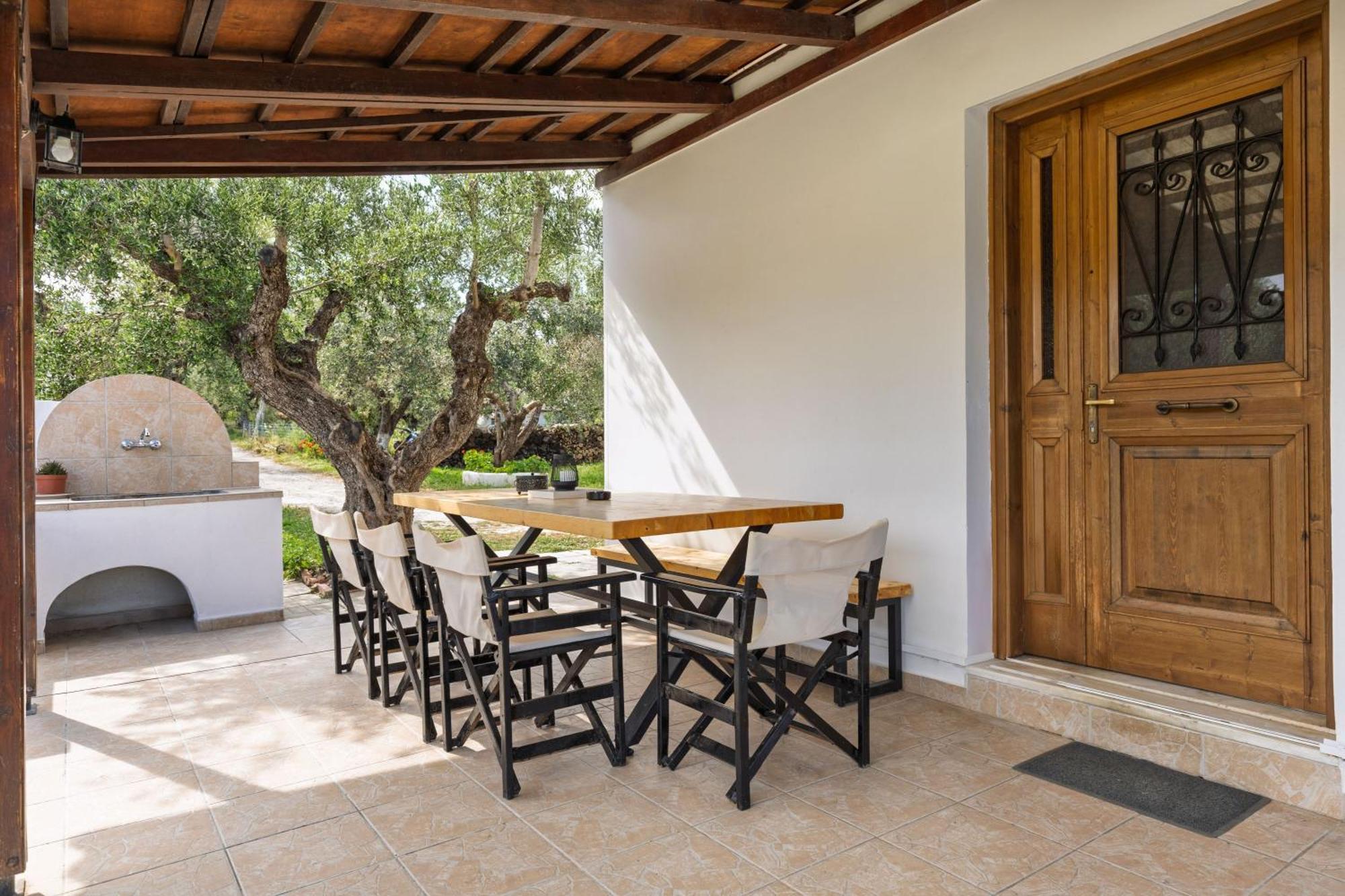 Villa Lola - 3 Bedrooms & Private Pool