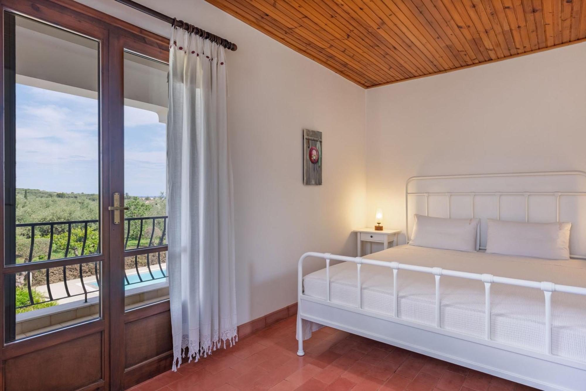 Villa Lola - 3 Bedrooms & Private Pool